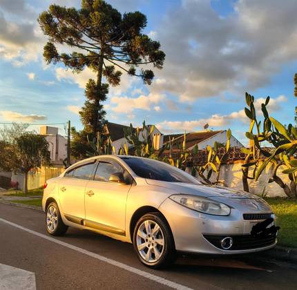 RENAULT FLUENCE 2.0 PRIVILÉGE 16V FLEX 4P AUTOMÁTICO